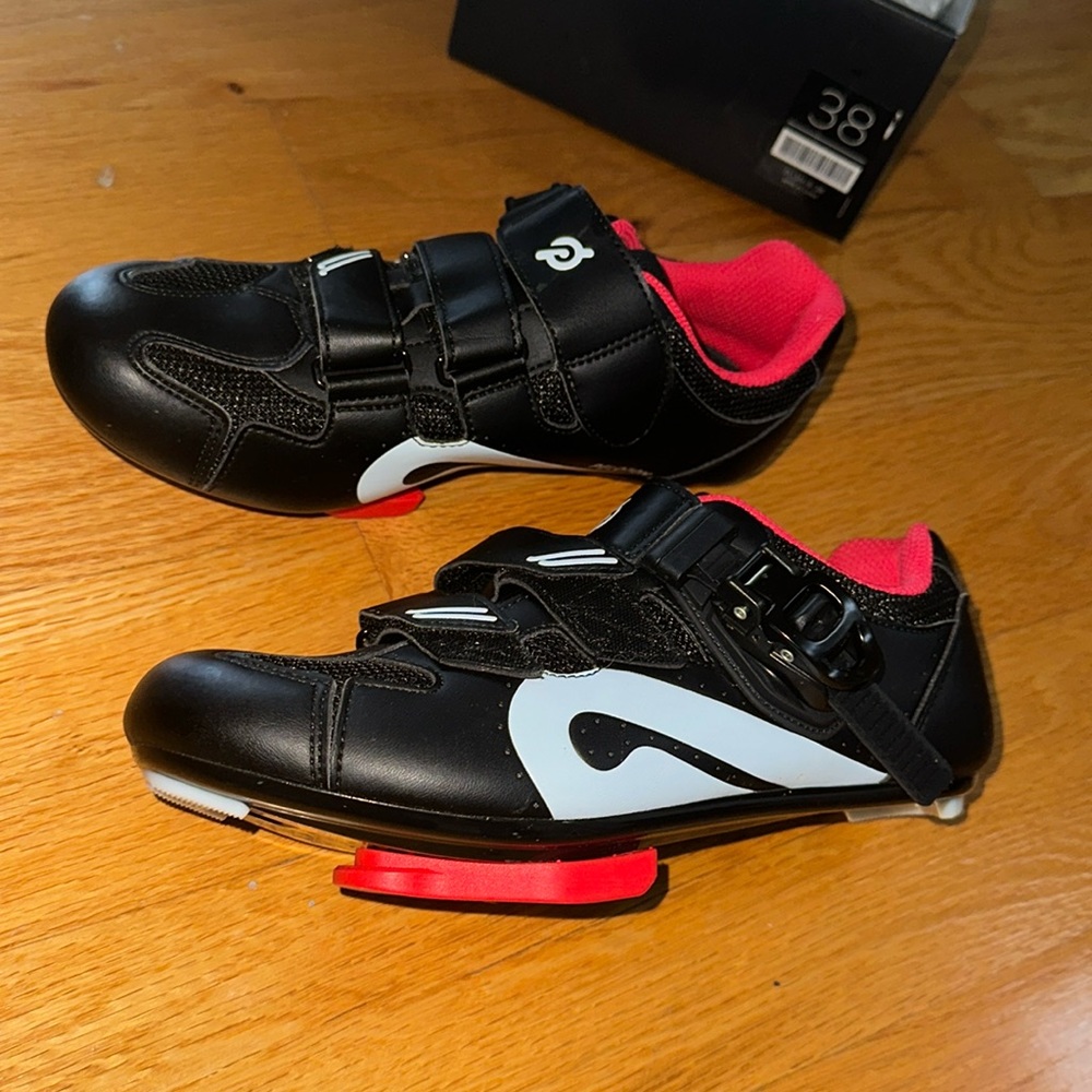 Peloton Womens Size 38 (US 7) Cycling Shoes Spin Bike Black/white
